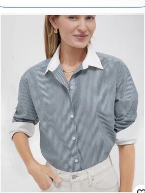 Tuckernuck Women’s Striped Button-Up Shirt with White Collar sz m